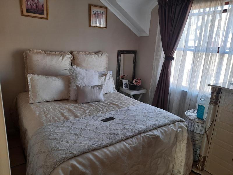 2 Bedroom Property for Sale in Brackenfell Central Western Cape